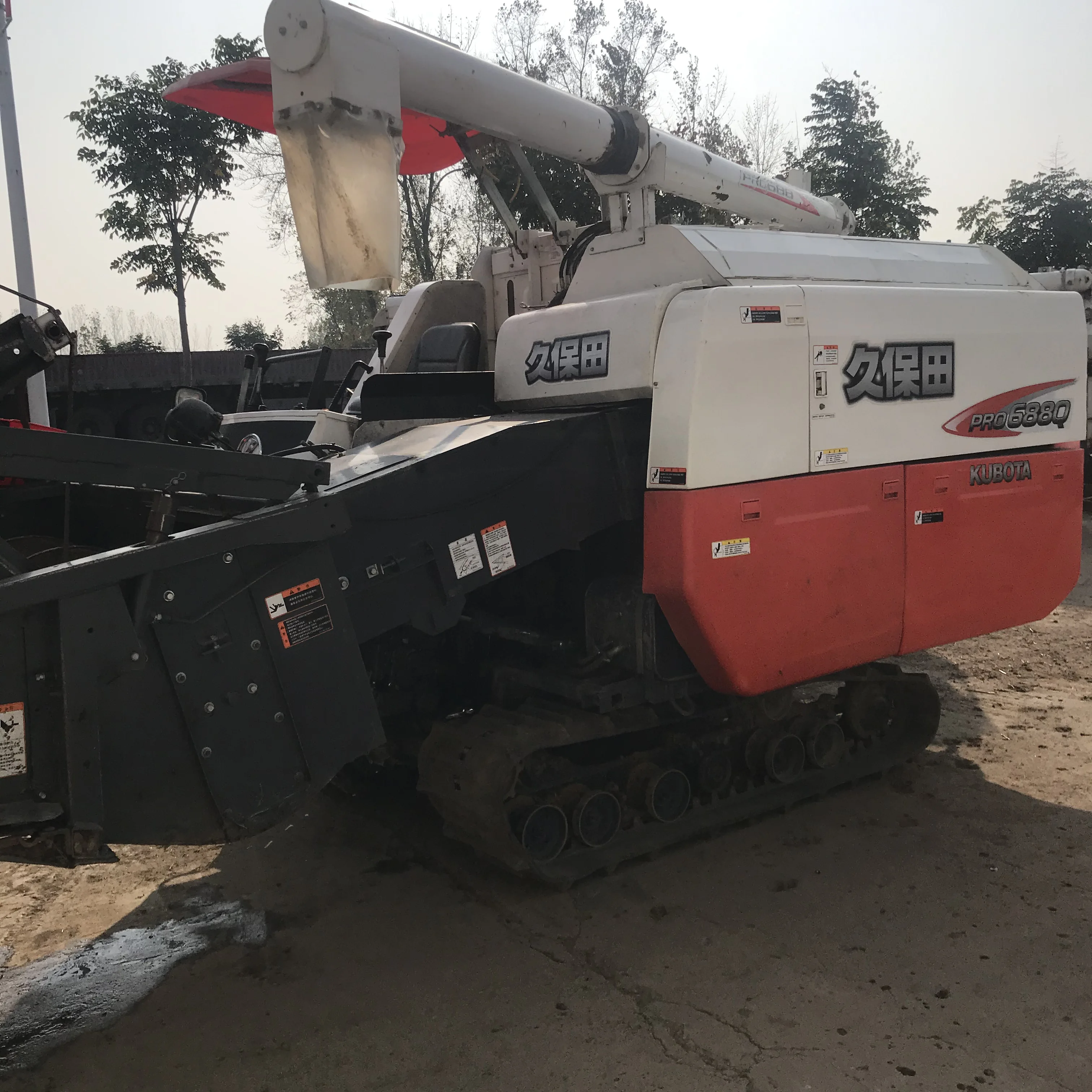 
Kubota 688Q Agriculture machinery combine harvester for rice and wheat 