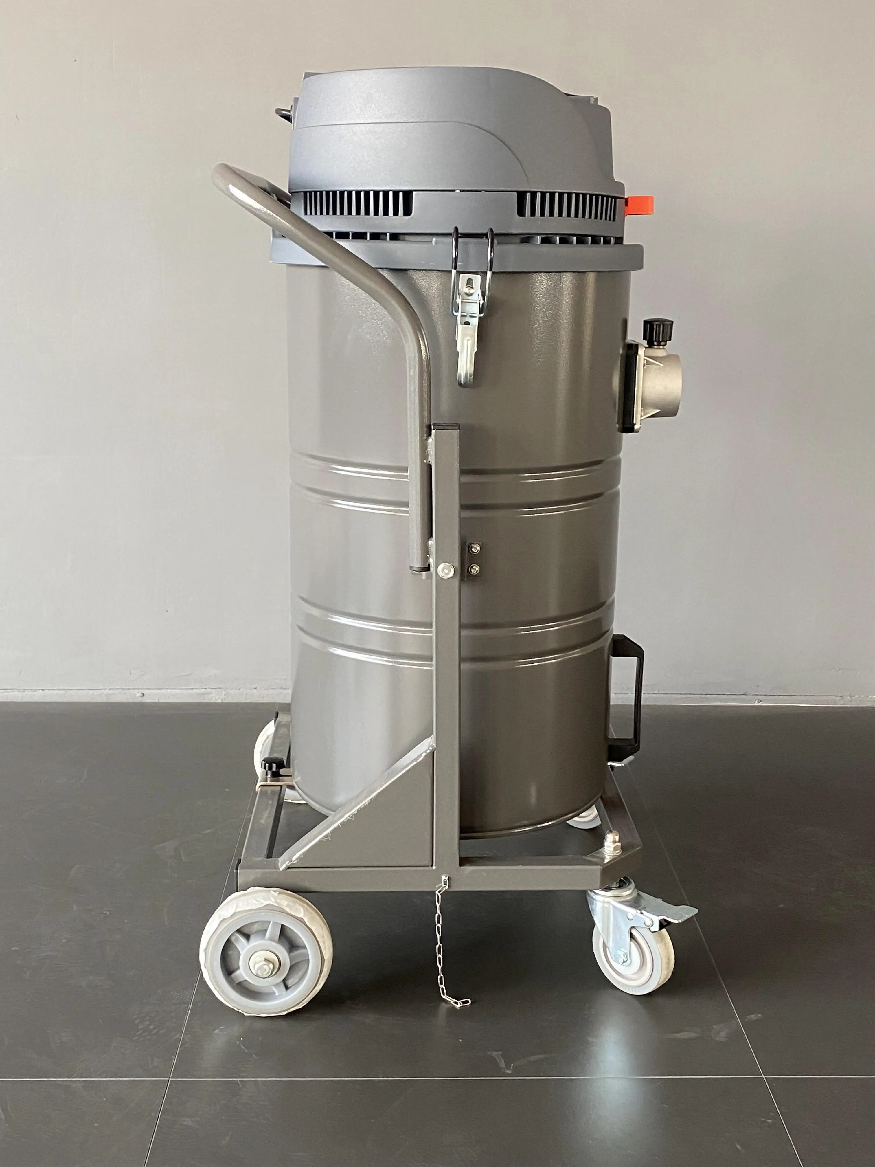 Industrial 220V Single-Phase Vacuum Cleaner with 3 Motors 80L Wet and Dry Capacity