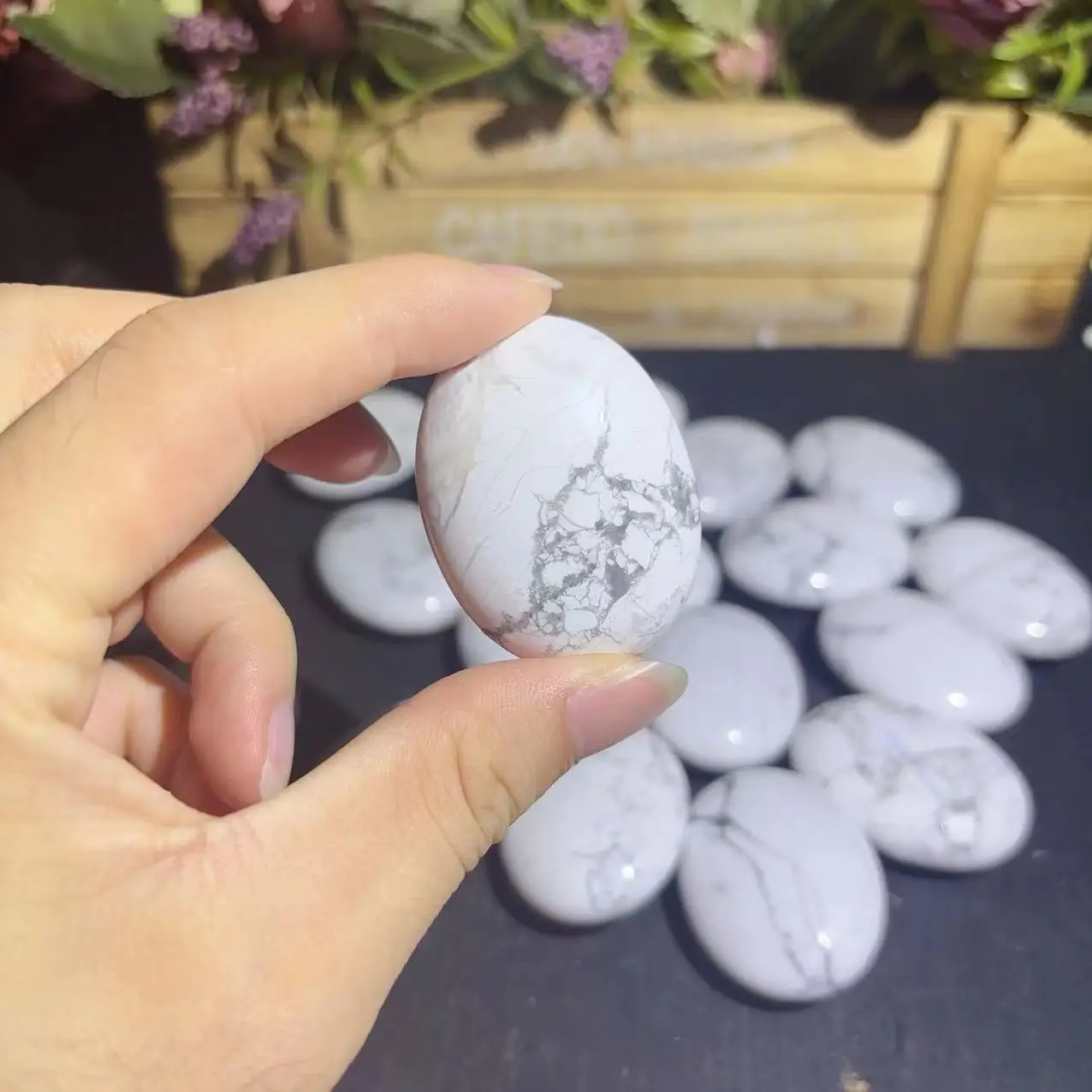 Best Quality Natural 4.5cm White Howlite Palm Stones Amazing Quality Howlite Gemstone Precious Beautiful Gemstones