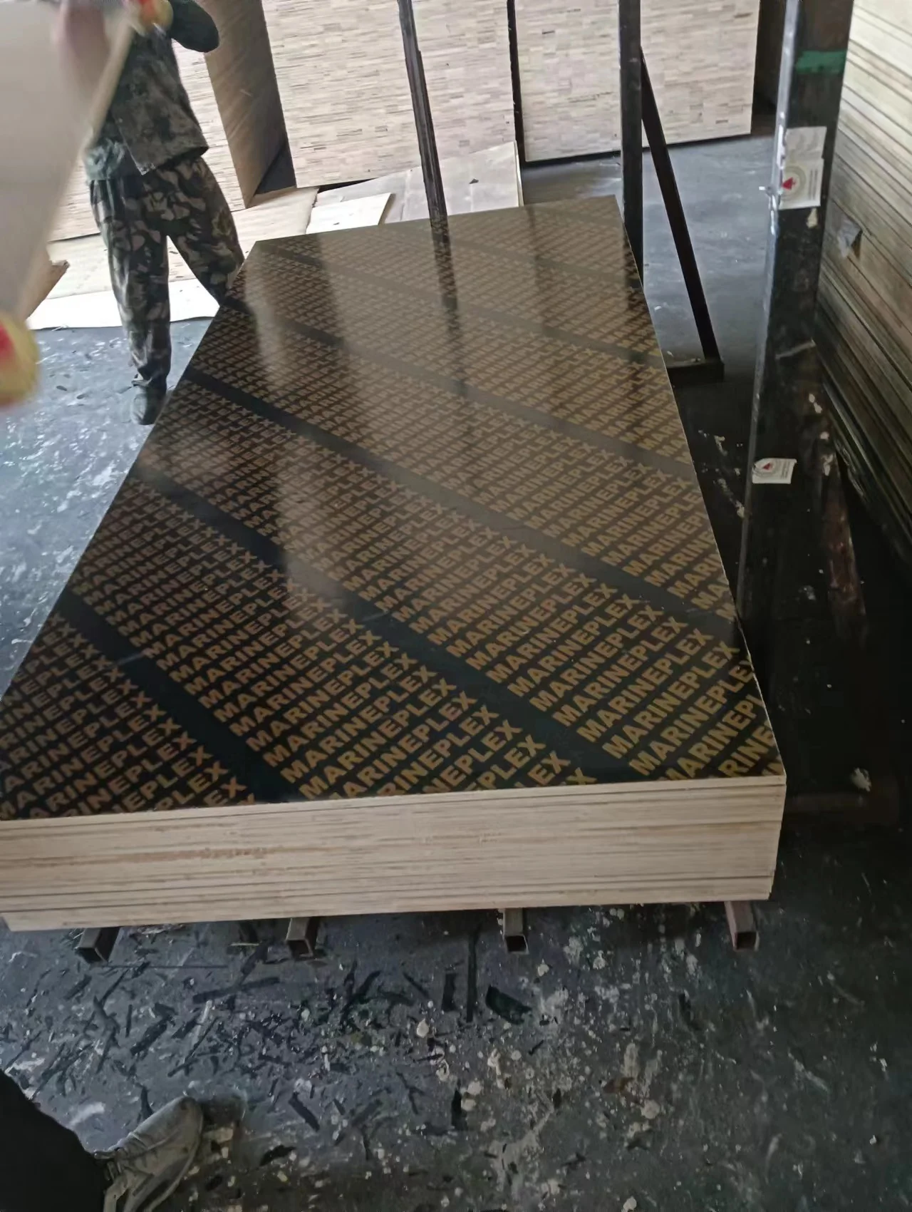 Film Faced Plywood 1220x2440x18mm marine plex construction 4X8ft plywood