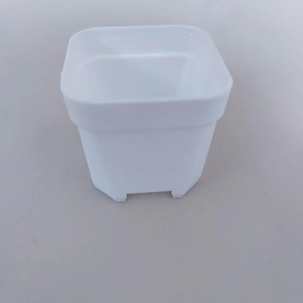 Mini Bonsai Succulent Seedling Planting Pot 4cm Caliber Square White Plastic Pot Modern Design for Garden Use
