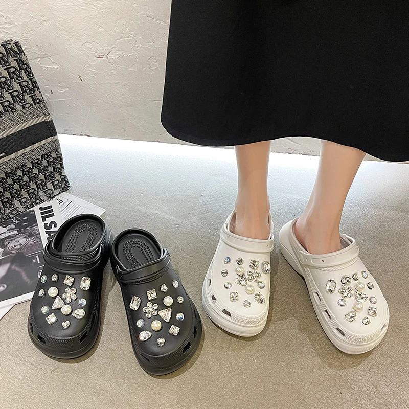 Wholesale Factory Price Beach Slippers for Women Pearl Diamond Decorate Crocs Garden Shoes Charms