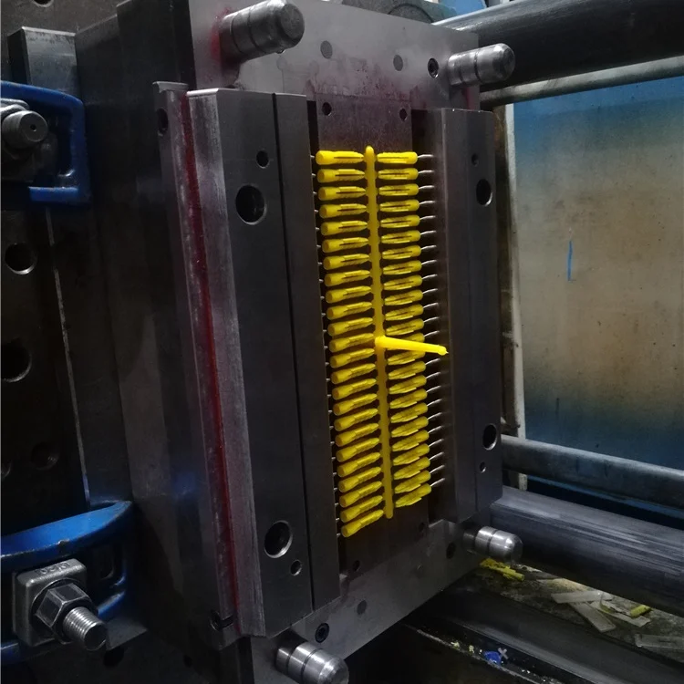 Hot sale Professional factory cheaper price plastic screw wall expansion plug injection template dowel anchor mould