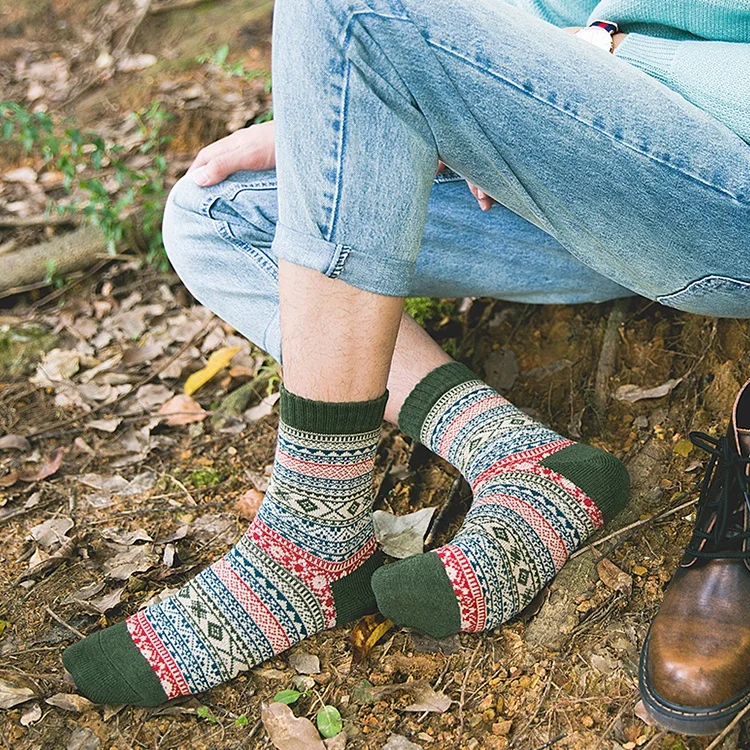 Custom thick autumn winter warm stripe wool business men socks