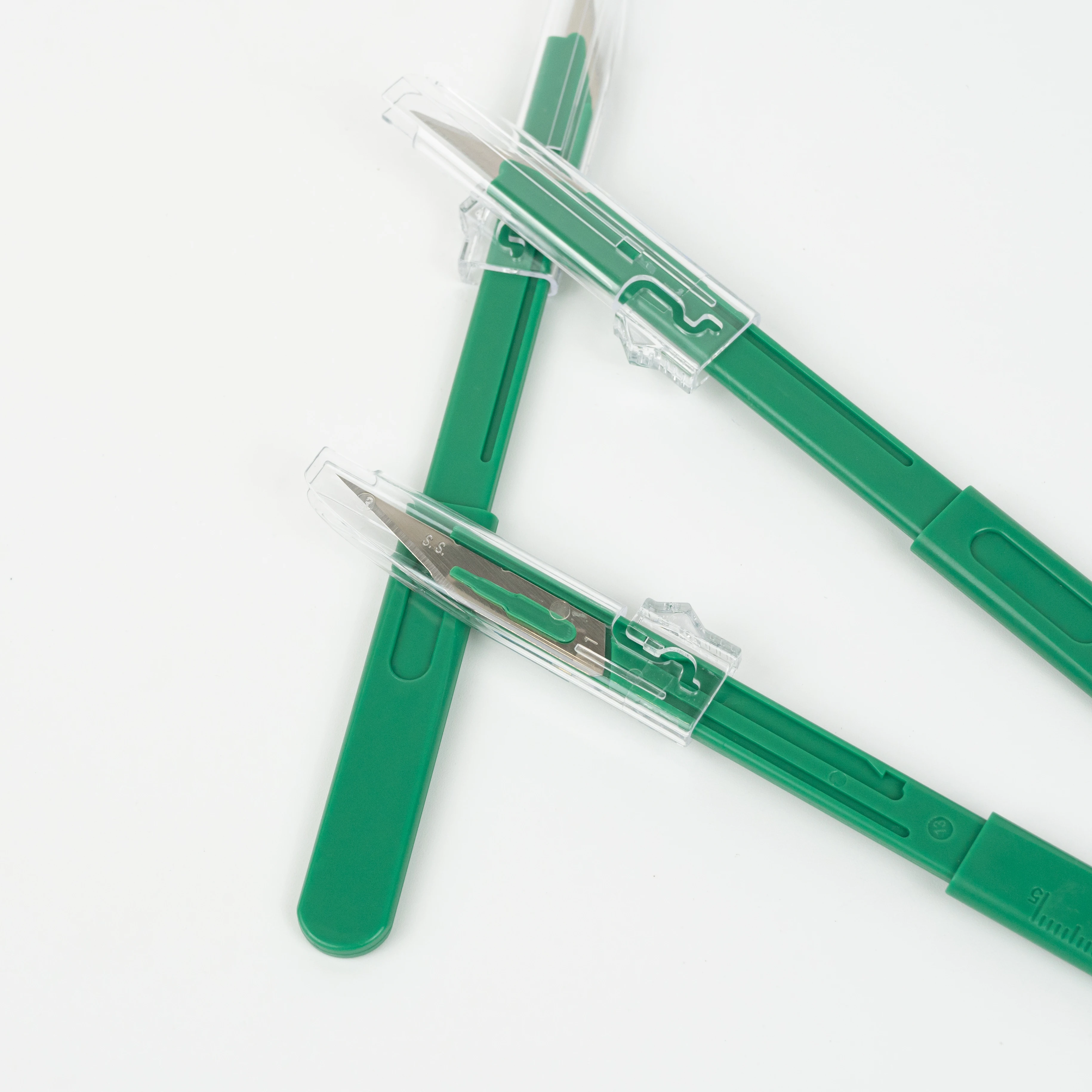 Disposable surgical scalpel for animal use carbon steel