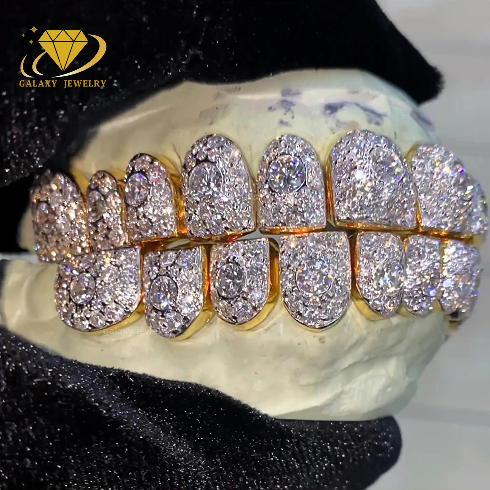Custom Buss Down 925 Sterling Silver Pointer Stone 10 on 10 Fang Iced Out Vvs Moissanite Diamond Grillz for Men Teeth
