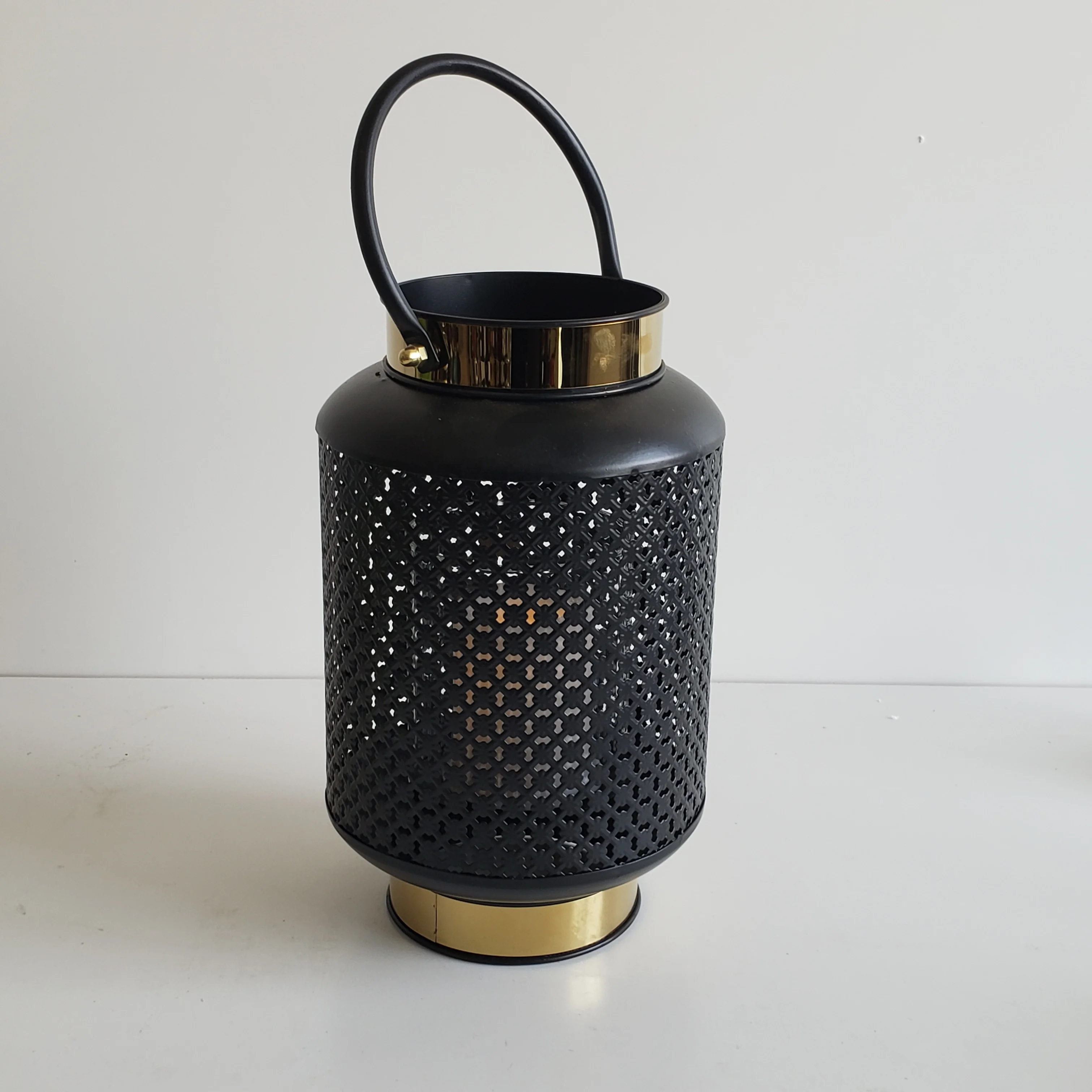 high quality Black Lantern Candle Holder Decorative Metal Candle Holder For Home Decor
