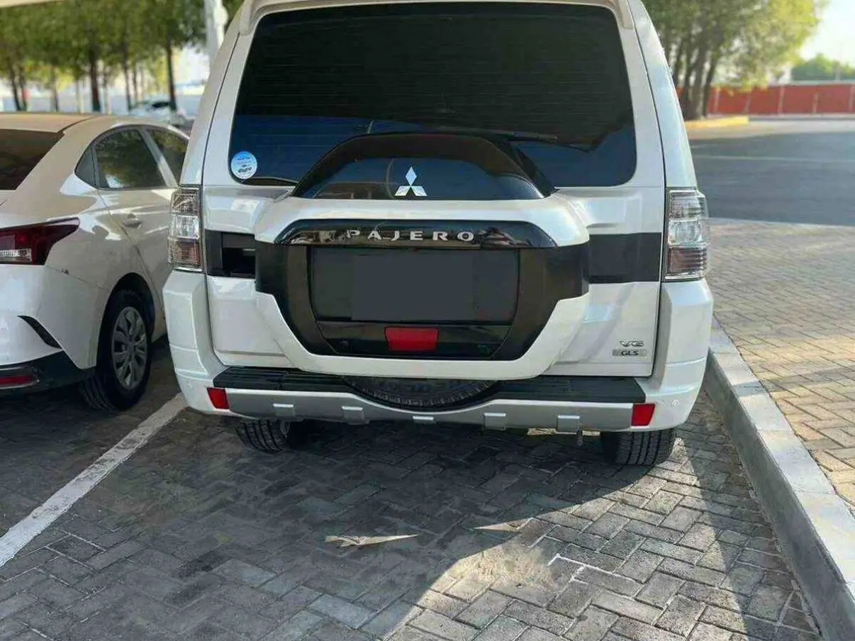 Чистый использованный Mitsubishi Pajero 3.5L V6 для продажи