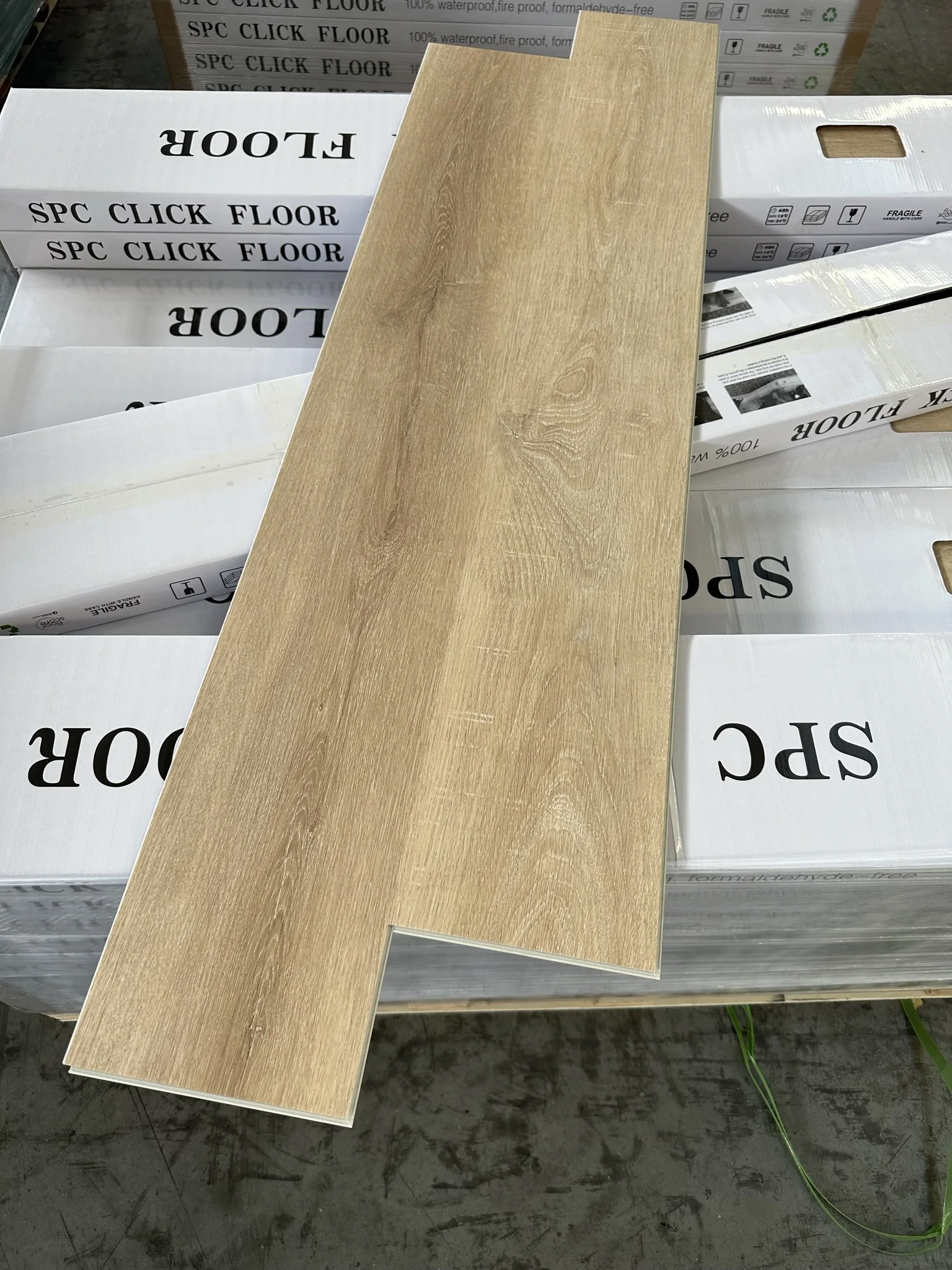 waterproof wood grain 4mm 5mm 6mm 7mm 8mm pvc click lock spc flooring lvp flooring vinyl plank with ixpe and eva