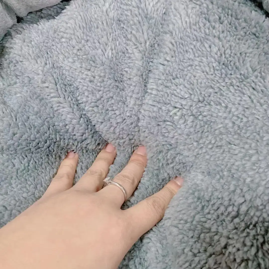 High-Quality Pet Plush Luxurious Soft And Comfortable With Pillow To Keep Warm Cat And Dog Nest Cushion Mattress Donut Cat Bed