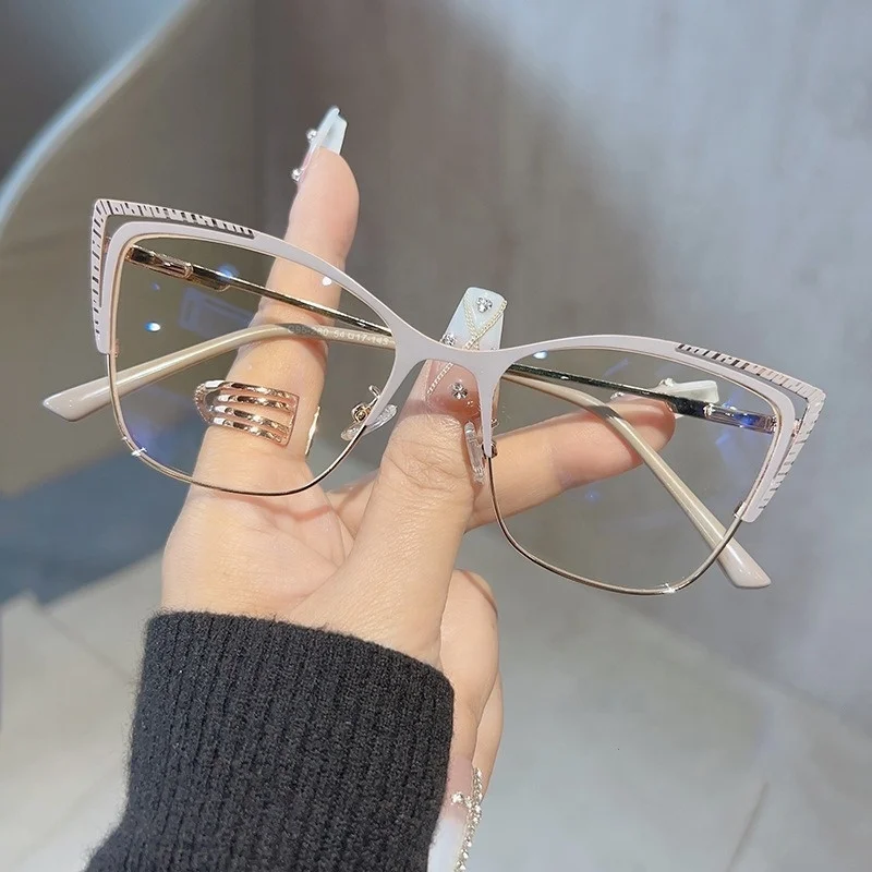 2024 Custom Logo Fashion Purple Gold Black Eyewear Metallic Cat Eye Anti Blue Light Blocking Glasses Optical Frames Eyeglasses