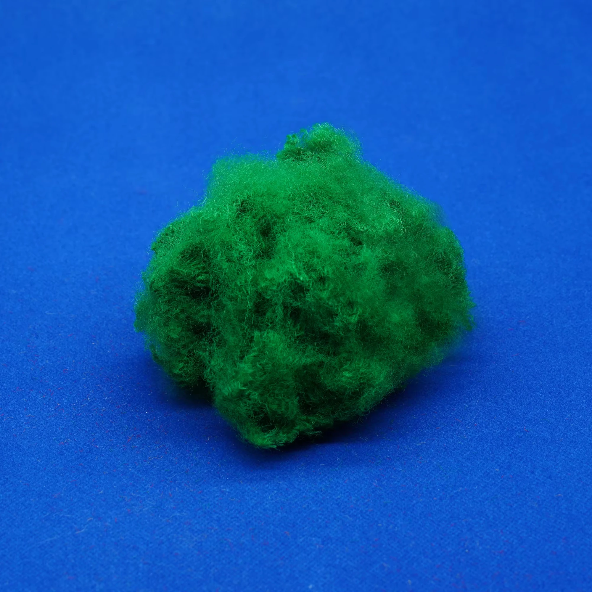 Новое поступление синтетическое монофиламентное полипропиленовое волокно 6D-22D штапельное с низким запахом для коврового покрытия багажника