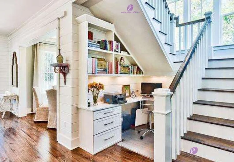 Decorative Stair Railing Solid Wooden Stair Pillars Roman Pillars