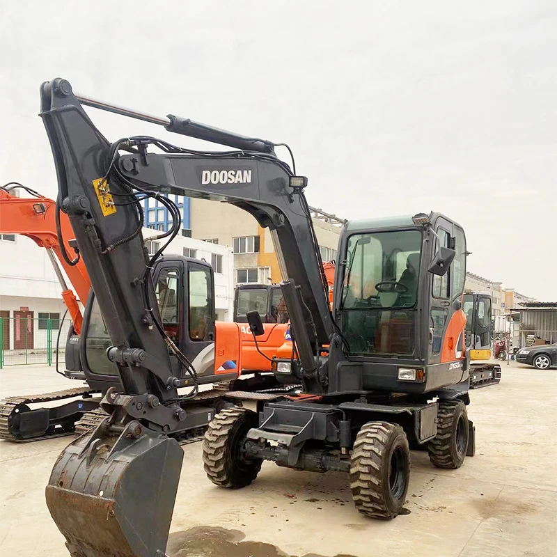 JUEFU freeshipping DOOSAN Used Dx60W 6 TONs Mini Wheel Excavator Second Hand Wheel Digger DX60 6t used DOOSAN excavator for sale