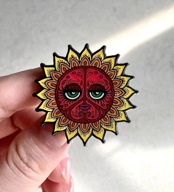 Wholesale Personalized Customized Metal Crafts Unique Dye Black Hat Enamel Lapel Pin