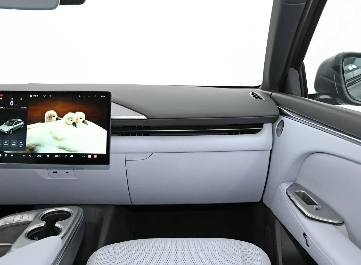 Premium Arcfox Alpha T5 Compact SUV: New Energy Vehicle