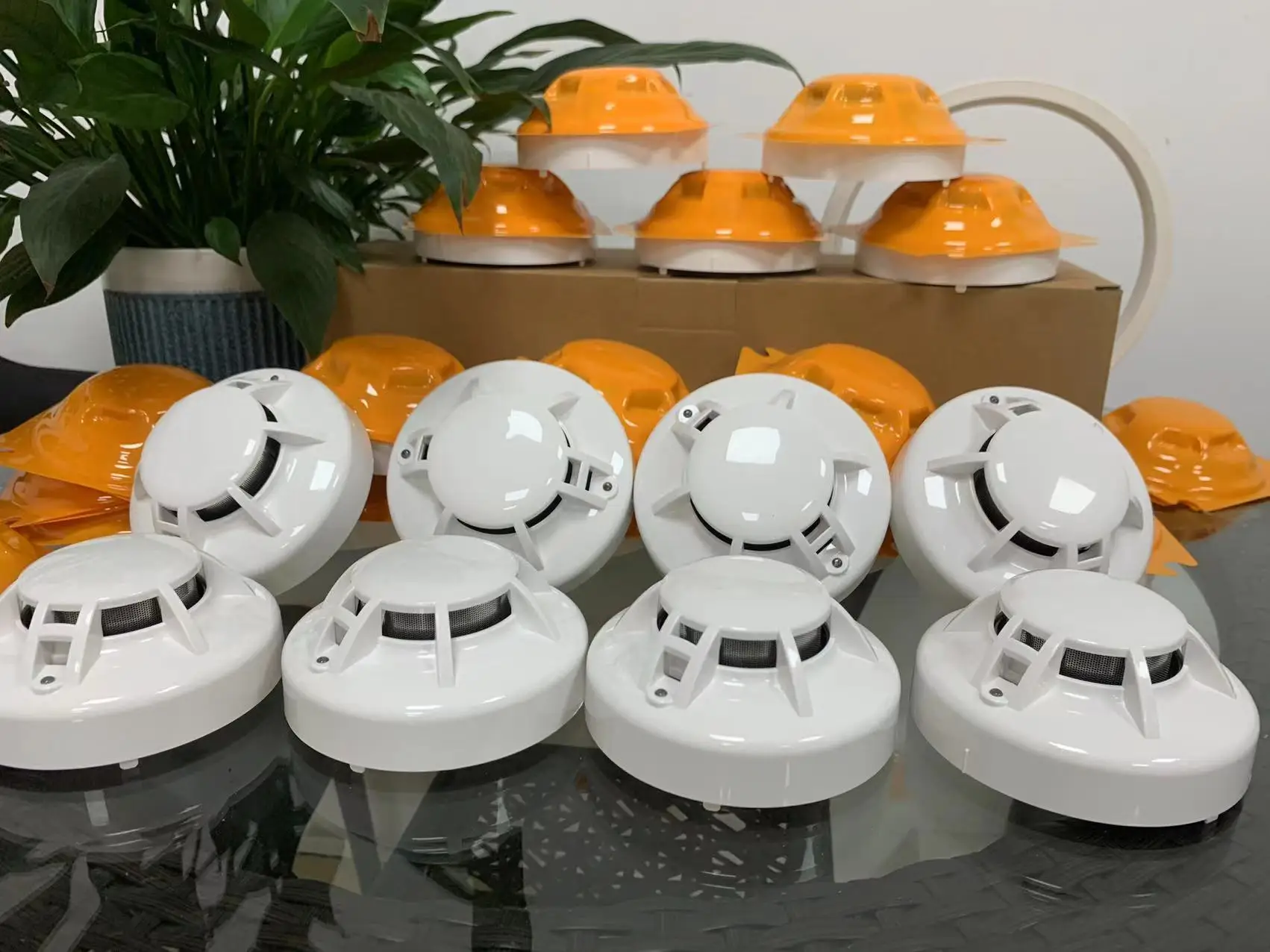 Smoke Detector Alarm Heat Detector Against Case For Fire Alarm System