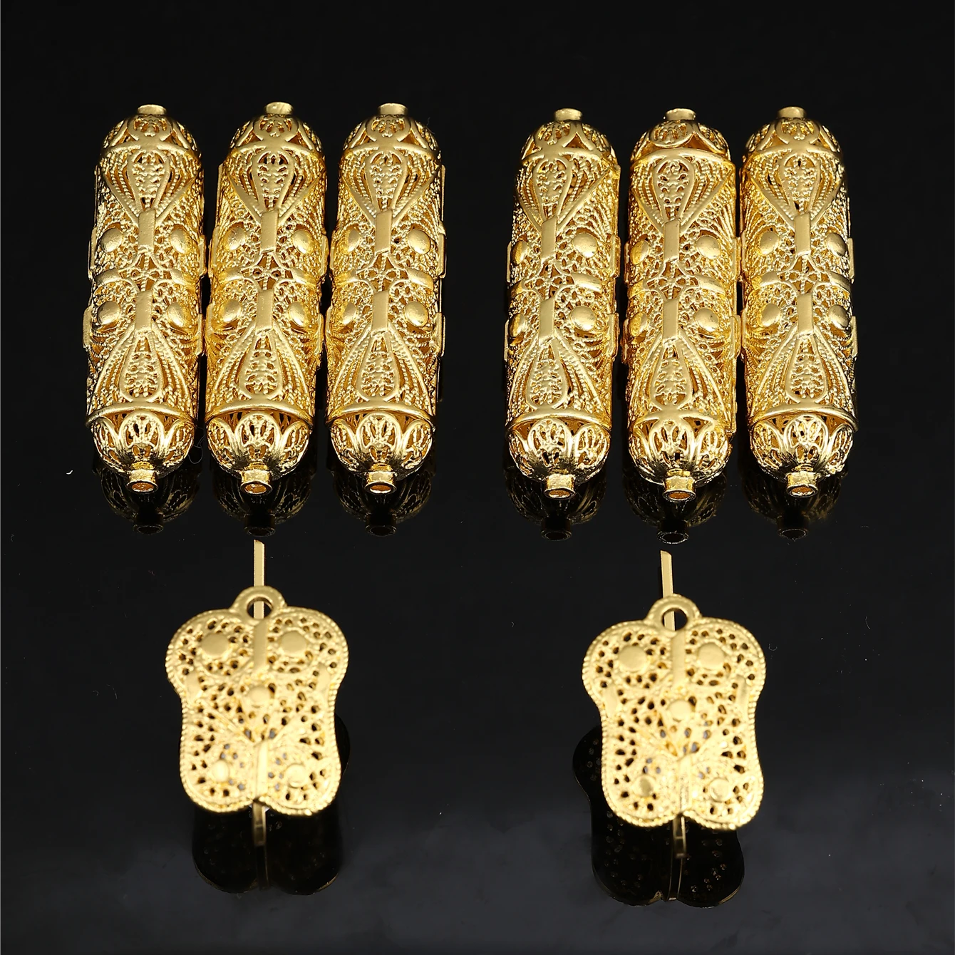 Gold Set Accessories Hollow Pattern Design Circle Butterfly Pendant 6 Cylindrical Sticks Plus 2 Hooks Luxury Collocation