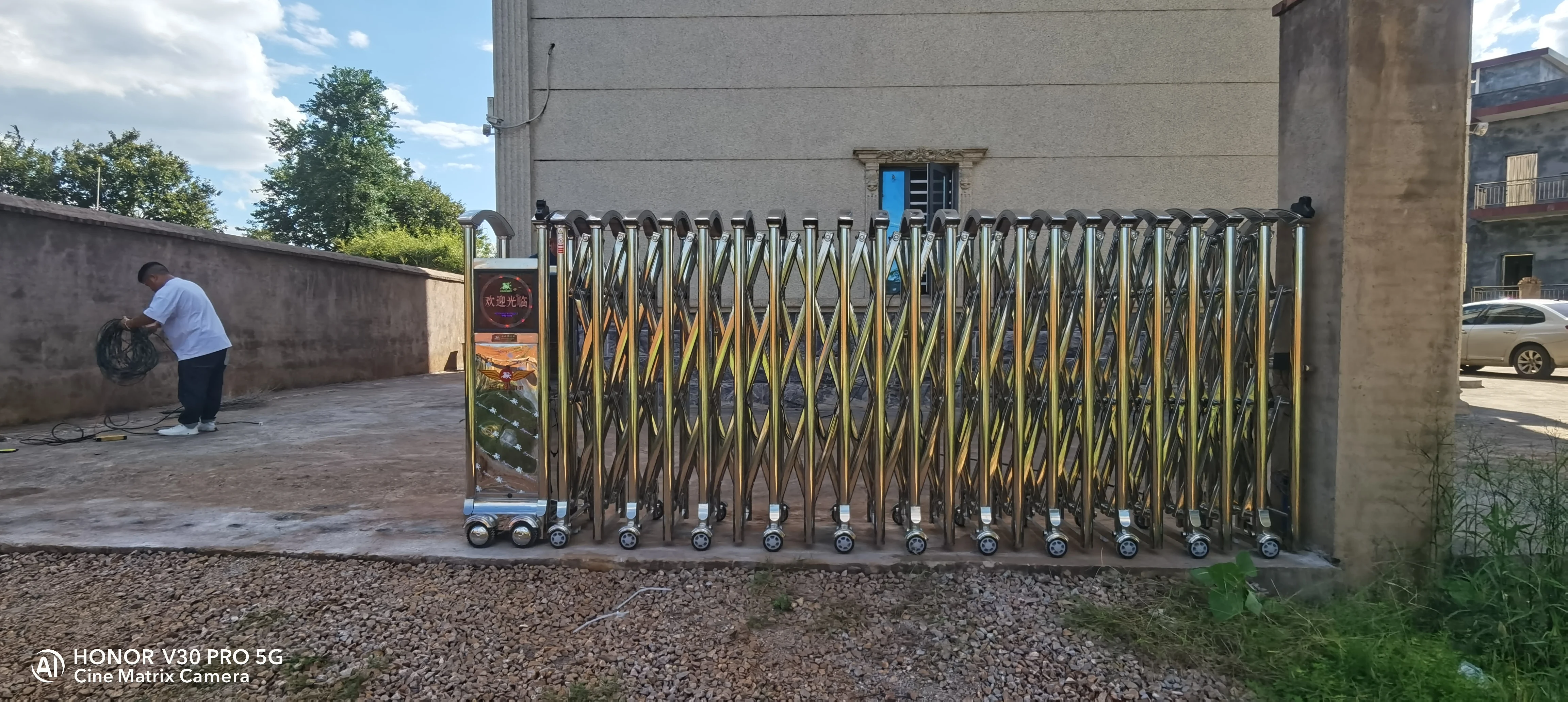 HNT Heavy Duty Trackless Motorized Industrial Stainless Steel Front Gate Safety Fence Entrance Barrier Sliding Retractable Gate