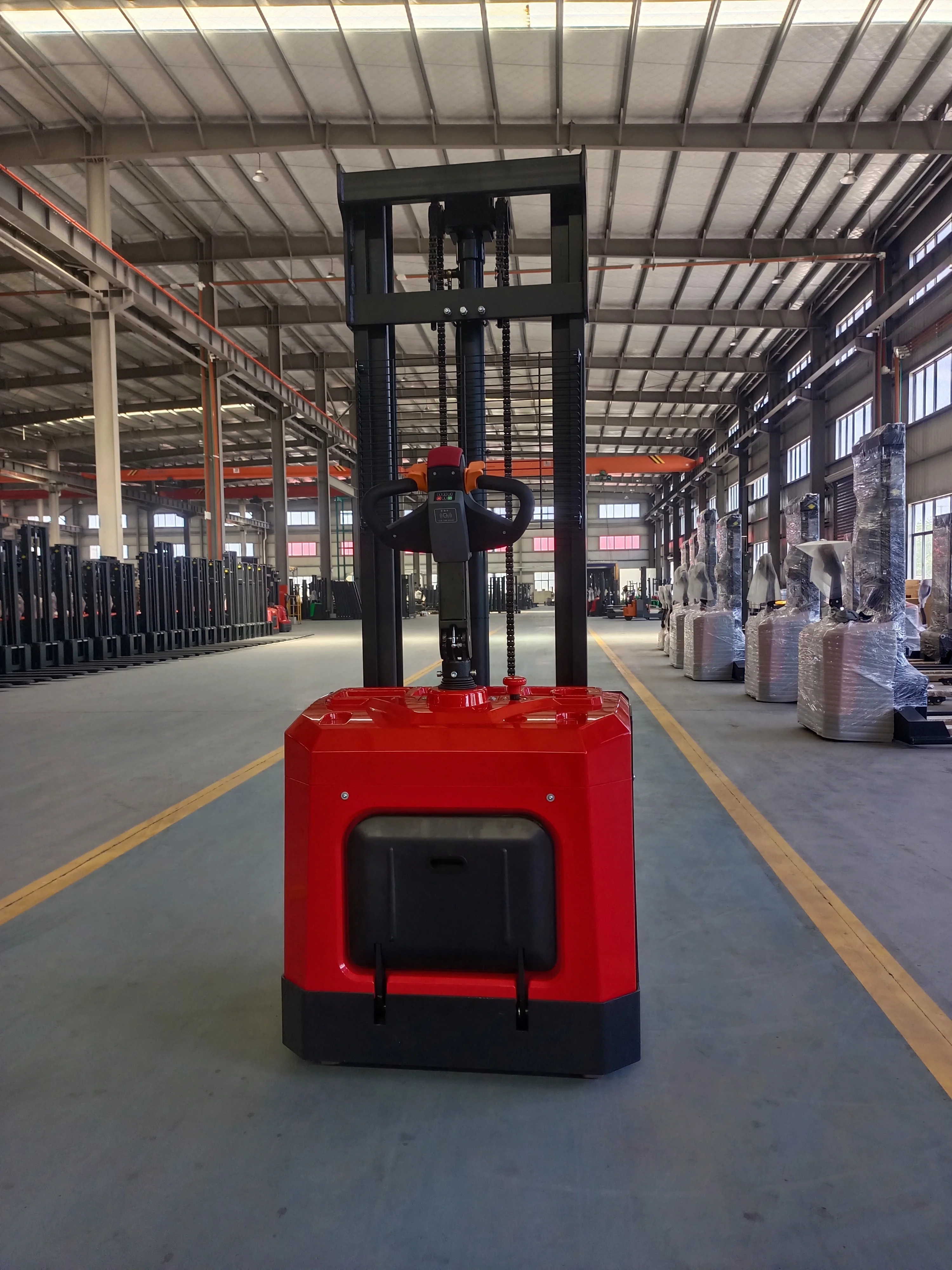 Hyder Small Size Ride on 1.5T Electric Stacker for  Narrow Space Operation