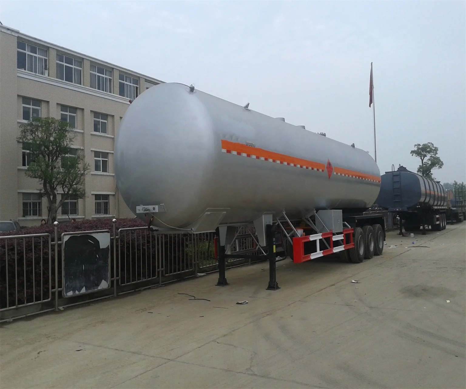 LPG tanker trailer (3).jpg