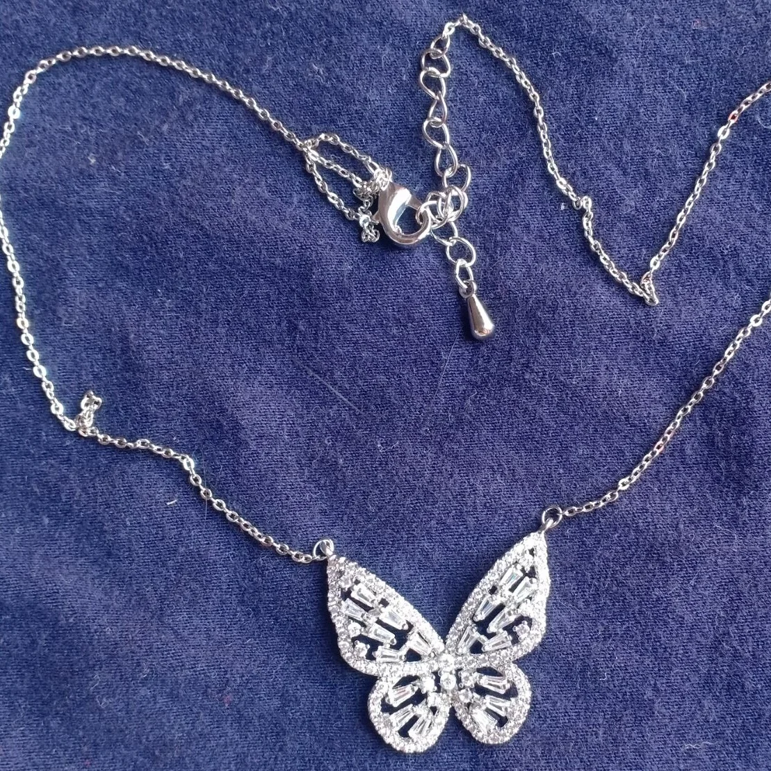 Wholesale women simple jewelry silver color cz butterfly necklace