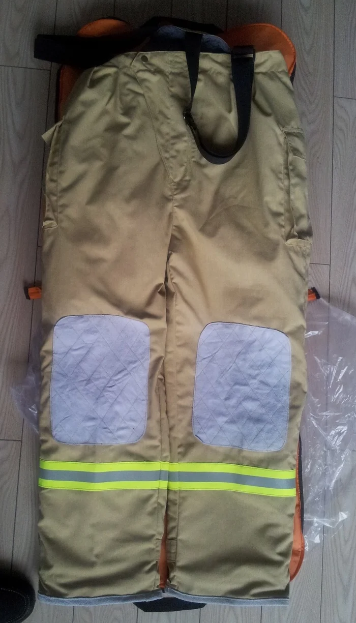 Including Fireman Jacket fire pants firefighting helmet fire gloves fire boots firefighter protective suit