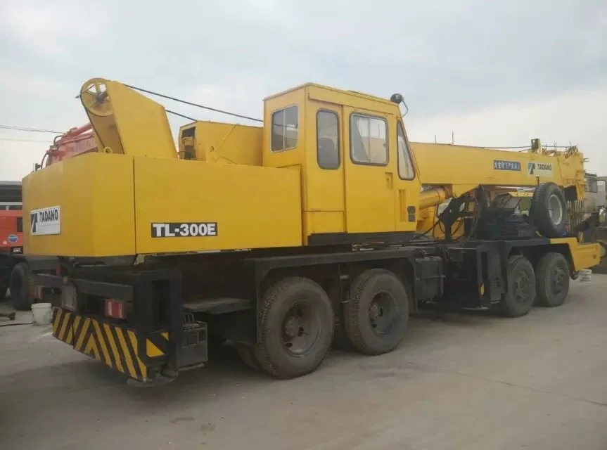 Used Tadano truck crane 30ton TL300E Japan truck crane 30 ton