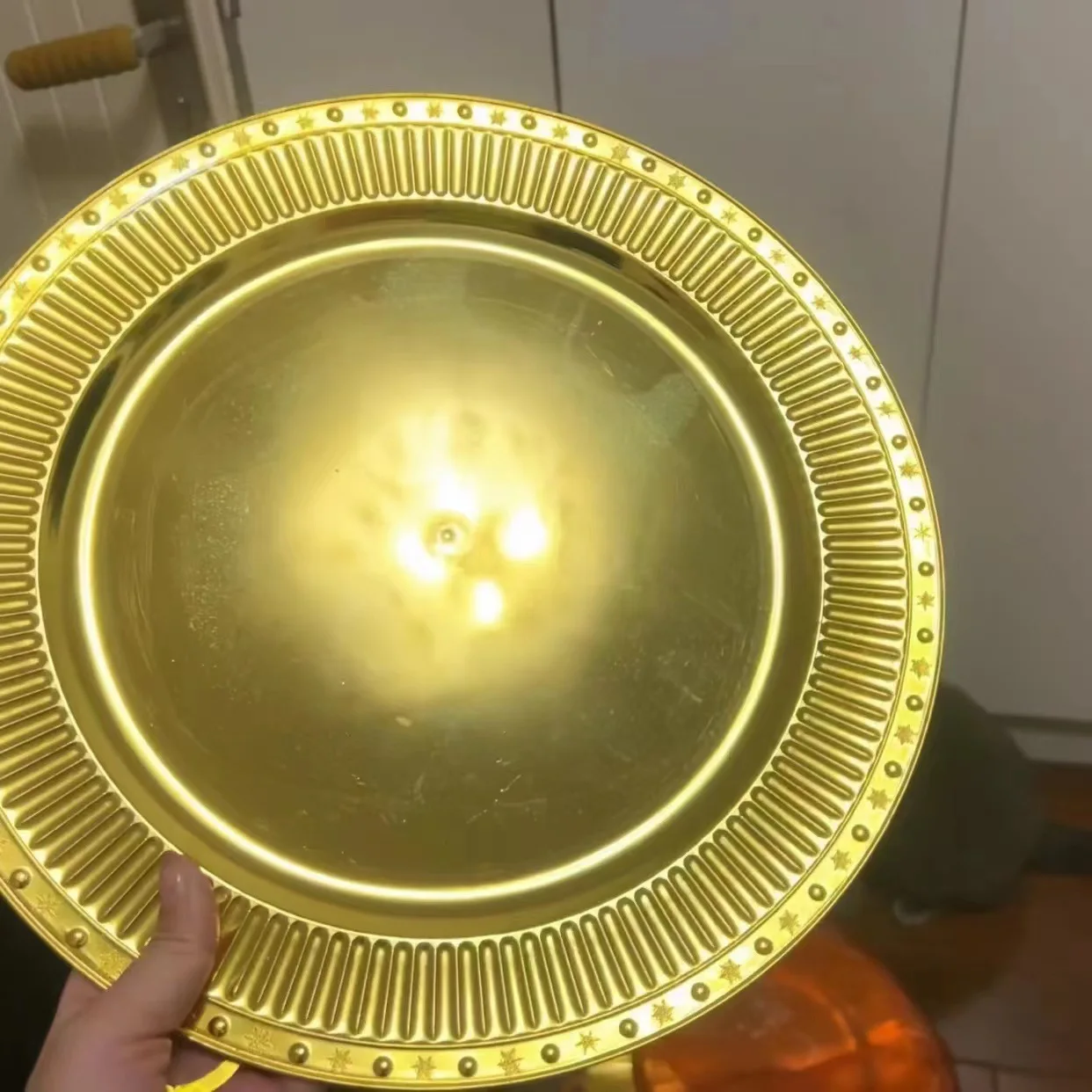 High-end French simple Christmas style beaded snowflakes decorated wedding banquet plate decoration plastic plate charger plate