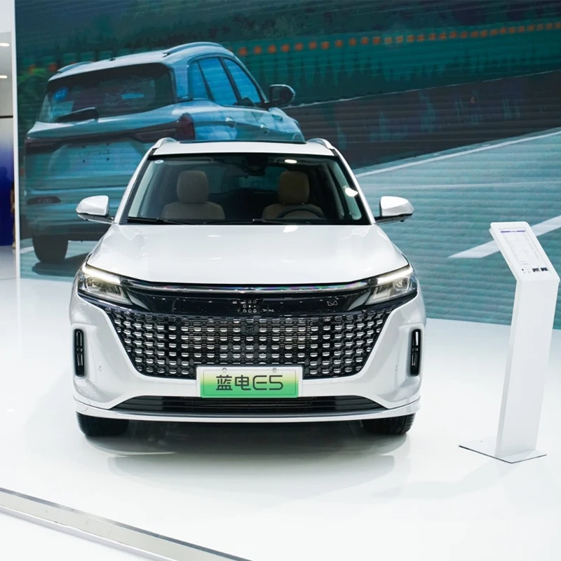 Newly Launched High-Quality Front Wheel Drive Dongfeng Plug-In Hybrid 5-Seater Car