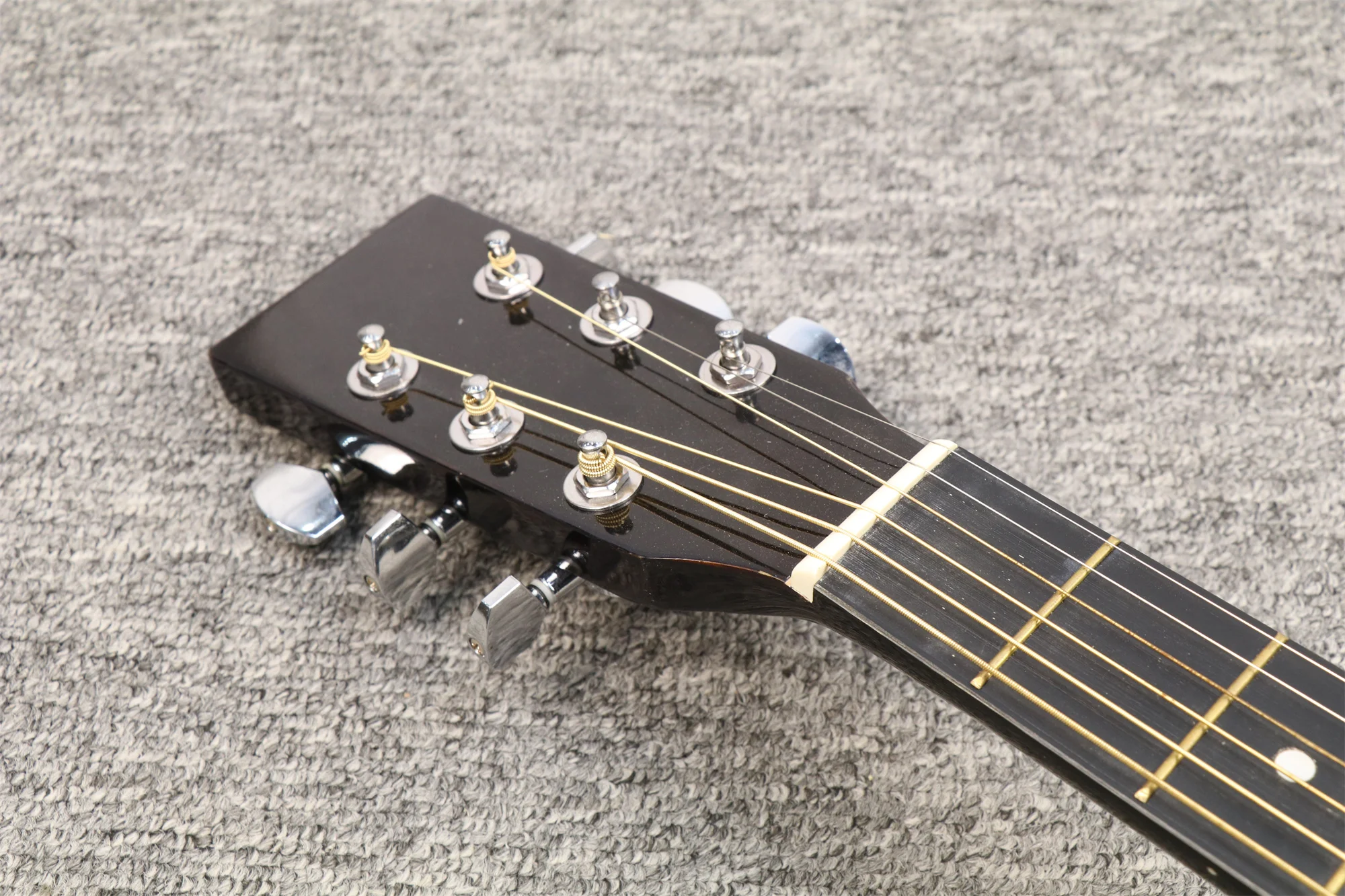 High-Quality  Affordable Entry-Level Acoustic Guitar with Superior Sound Quality