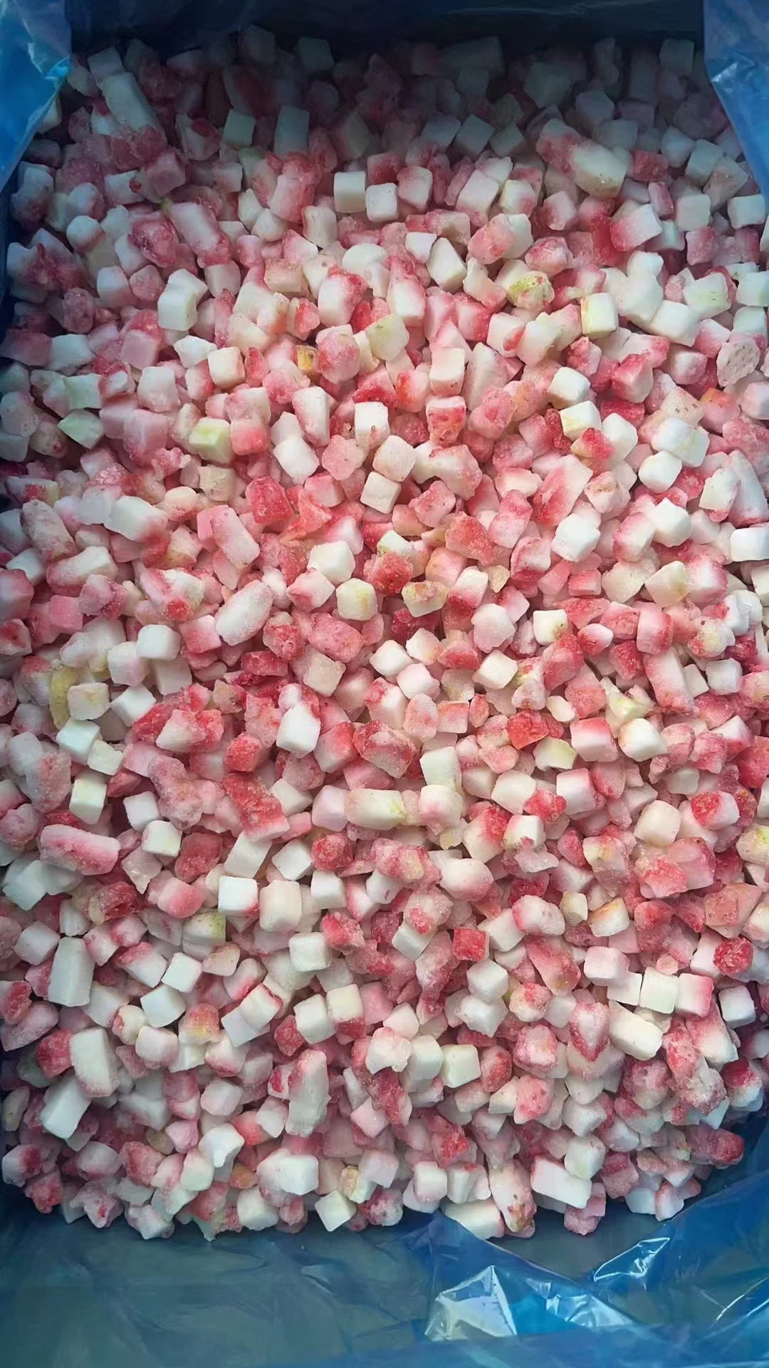 Manufactory Direct Pure Natural Fresh Sweetness Strawberry Cube Frozen Strawberry Dices