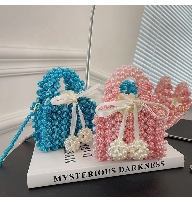 Оптовая продажа новая модная 2024 ручная работа крошечная Сумка-тоут сумочка с перламутровым жемчугом Маленькая женская жемчужинами и бусинами