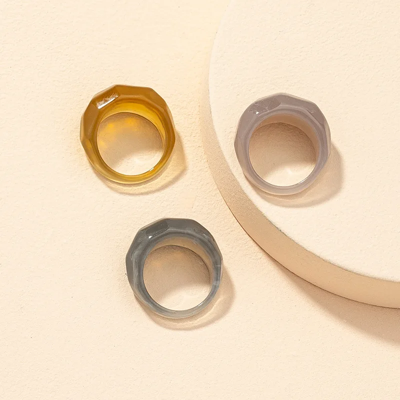 
Korean Simple Design 3 Pcs Set Colorful Chunky Thick Resin Ring Set Irregular Geometric Acrylic Ring For Party 