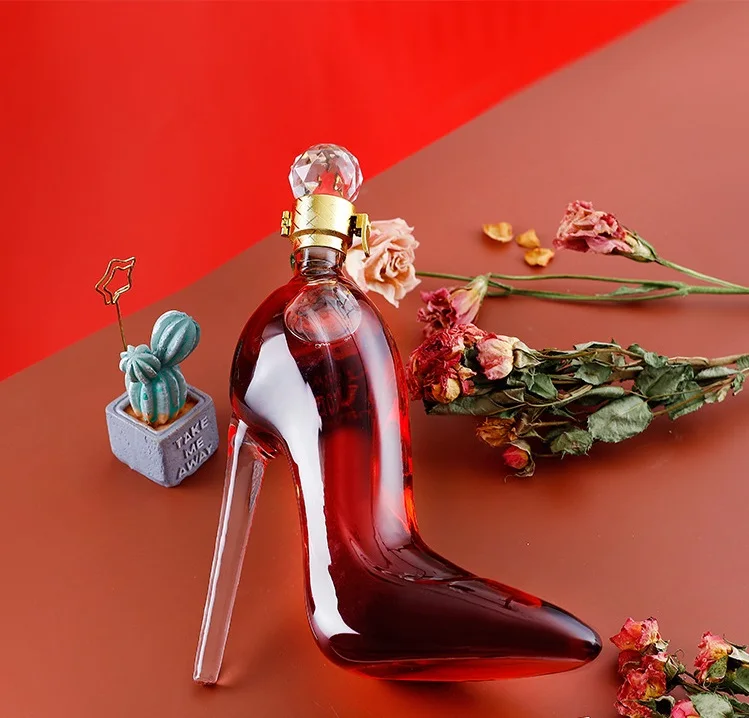 Wholesale Glass Whiskey Decanter 750ML Hot Sell High Heel Decanter Set Glass Decanter Whiskey