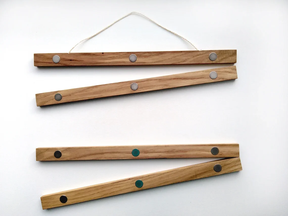 Custom Magnetic Poster Hanger Frame Light Wood Magnet Canvas Artwork Print Dowel Poster Hangers