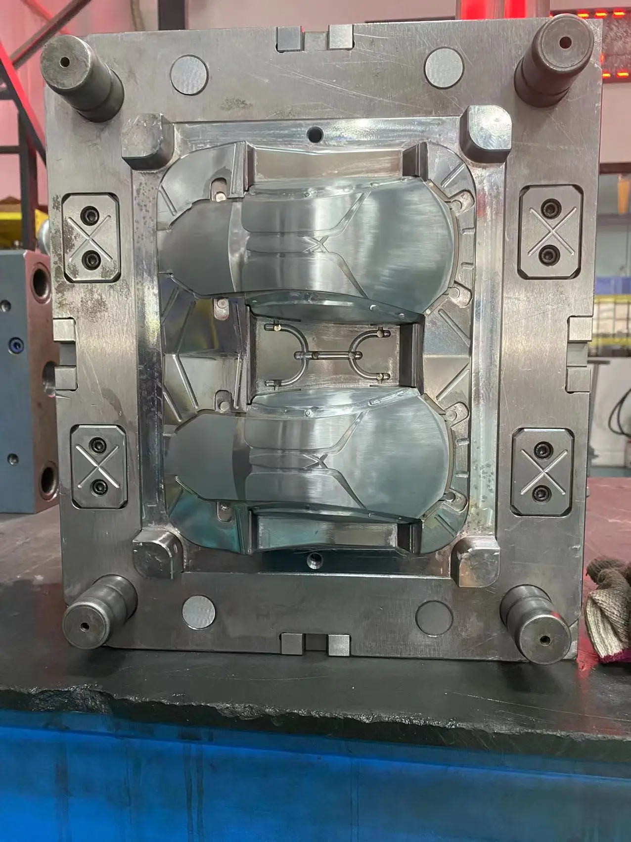 remote control cars customized molded plastic toys wheels plastic mould maker toy car molds