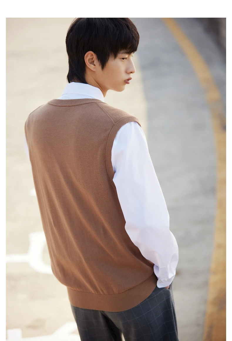 2022 Spring New V-Neck Embroidered work wear Knitted Vest Youth Cardigan