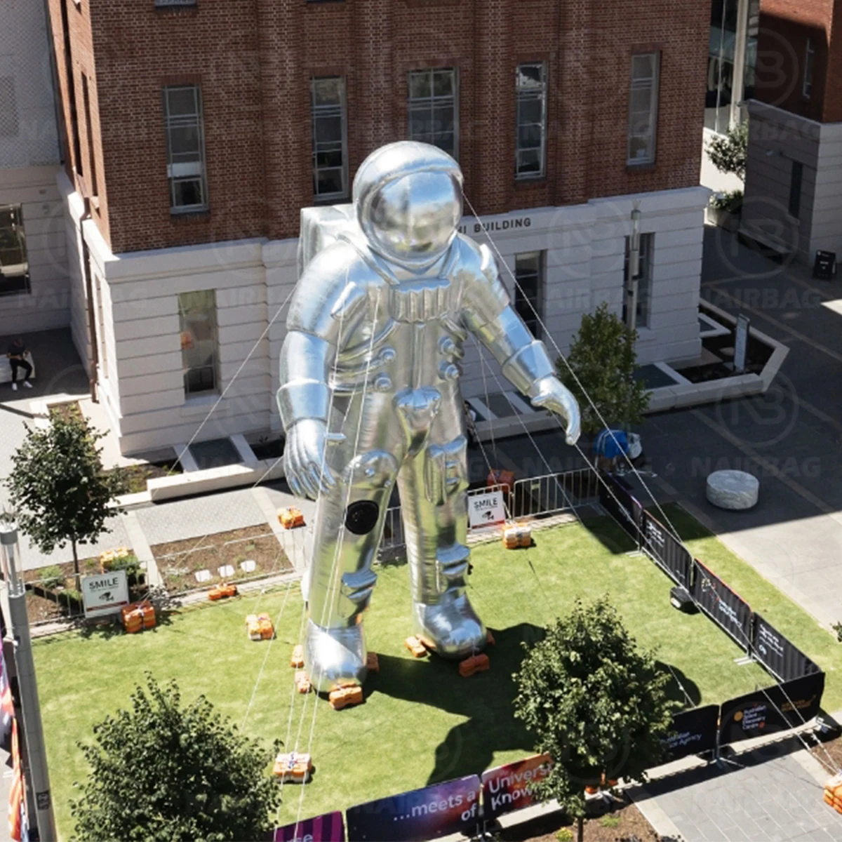 Astronauts Inflatable Cartoon Model Giant Big Shiny Inflatable Mirror Metallic Astronaut Spaceman For Space-Themed Events