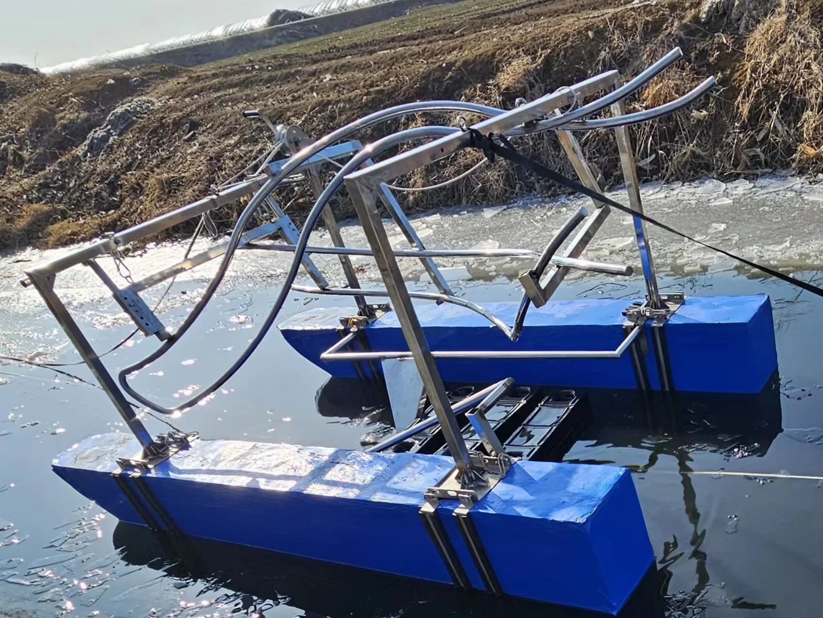 Hot sale aquaculture equipment flip basket shelf boat with best price