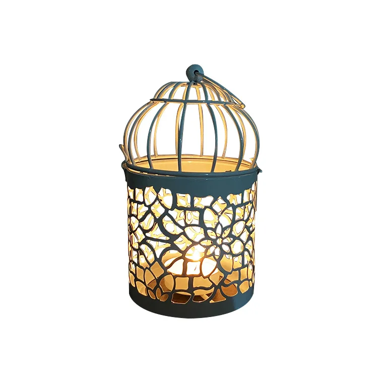 Wholesale Low Price High Quality Exquisite Handcraft Metal Candle Holder in Decoration Design