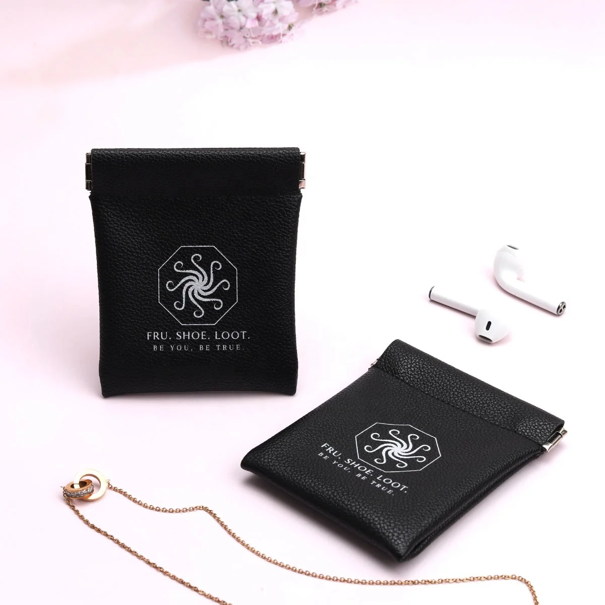 Custom Logo Portable Pu Leather Jewelry Bag With Closed Iron Sheet Earphone Coin Gifts Hook Cosmetic Packaging Leather Pouch