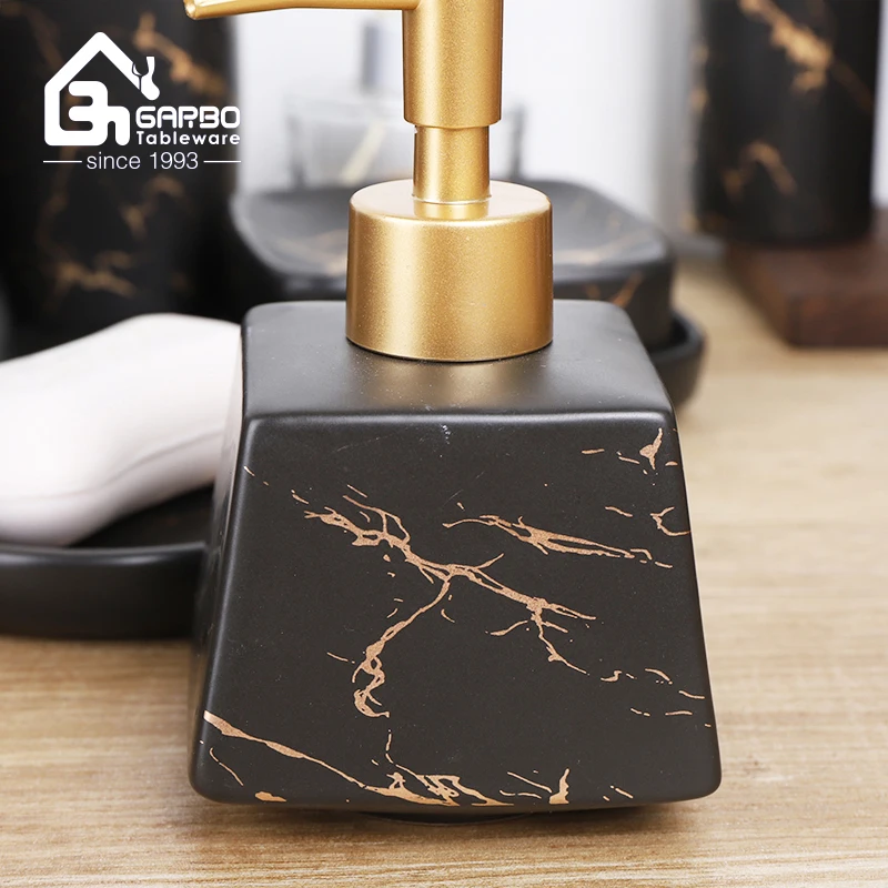 Simple White porcelain Bathroom Accessories Set North European Eco friendly 5pcs with soap dish tumbler Ceramic bathroom set