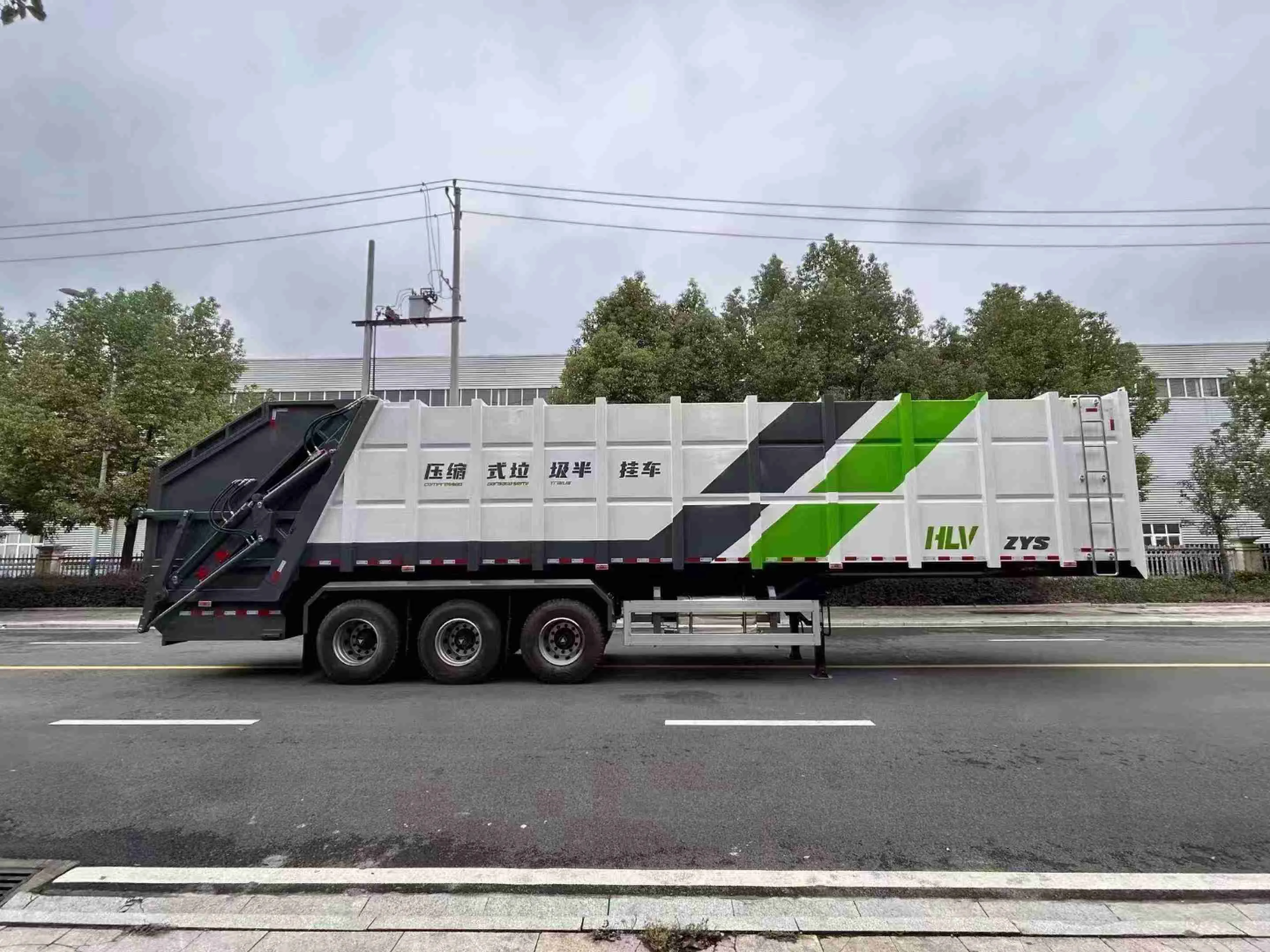 Multi functional compressed garbage transfer semi-trailer garbage truck
