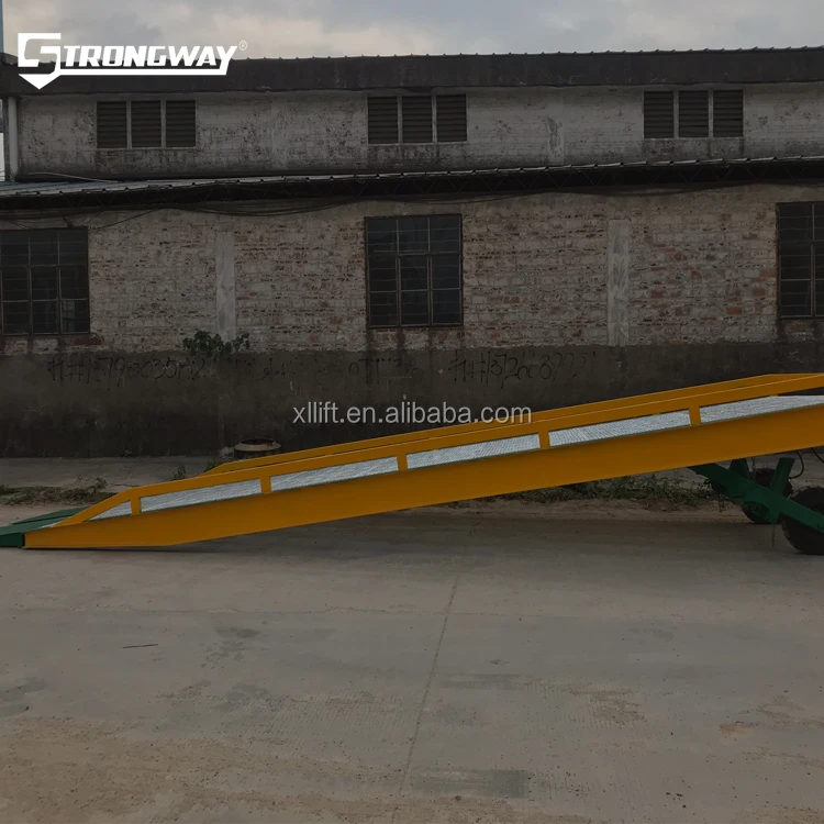 Loading ramp of hydraulic container on 10-ton mobile unloading platform of boarding axle