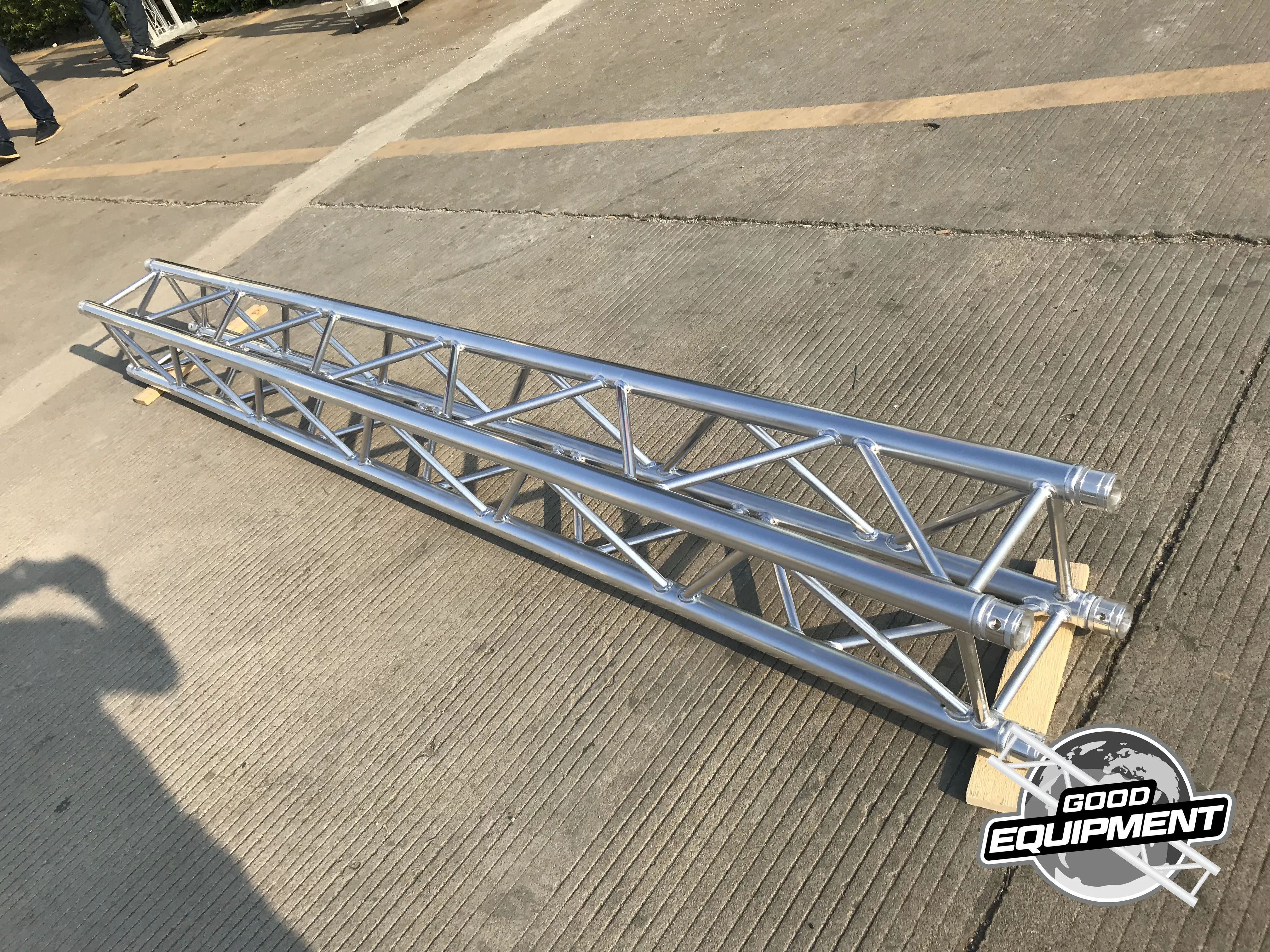 Customized aluminum truss display structure spigot exhibition booth truss for sale