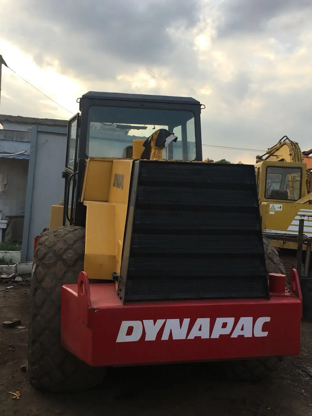 Подержанный дорожный каток DYNAPAC CA30D для продажи в Китае