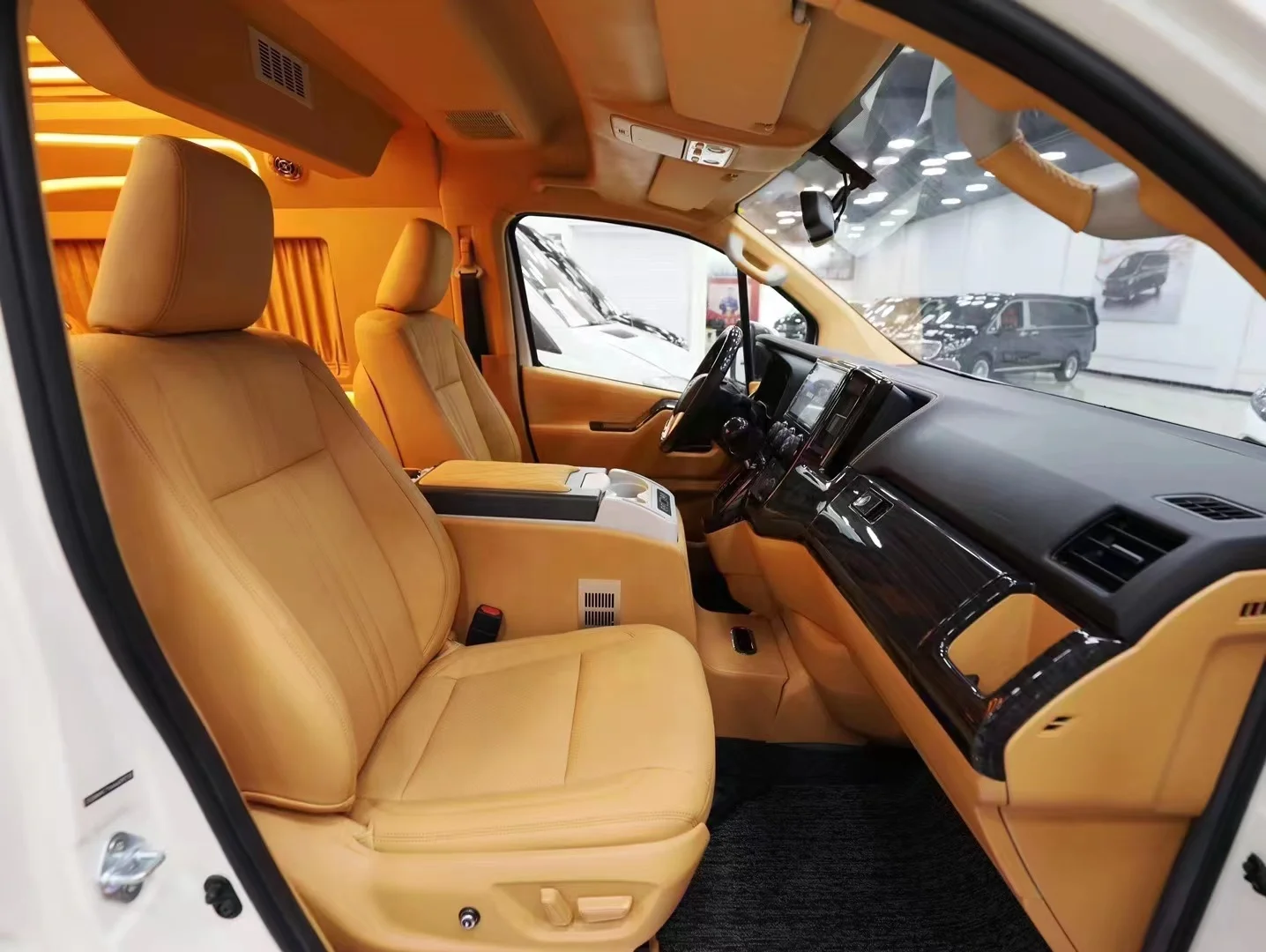 Customized Premium Nappa Leather Van Seat Recliner Camper Van Seats For Toyota Hiace Van