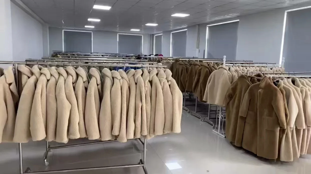 New design ladies winter thick teddy vest coat women oversize real sheep shearling vest