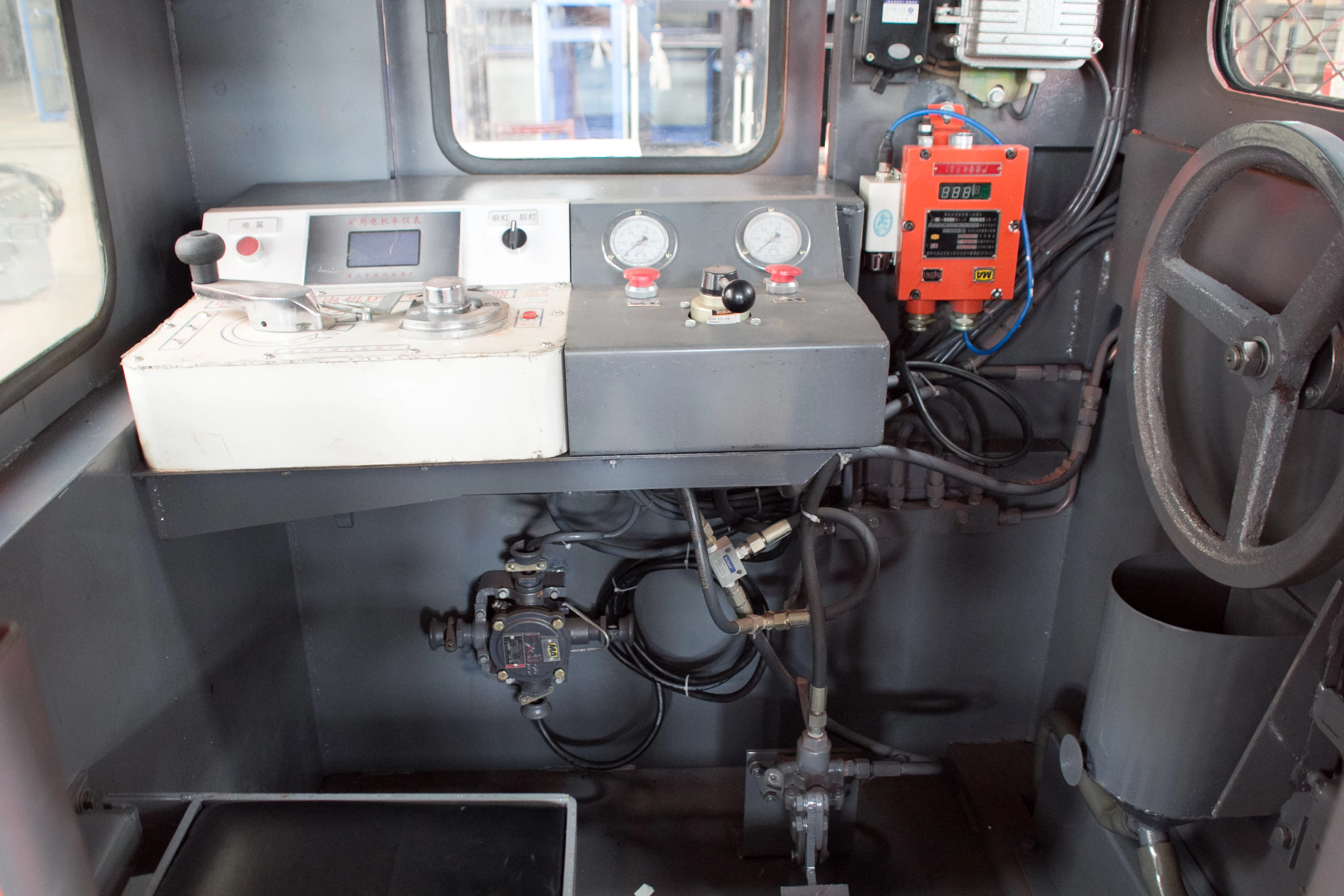 Factory Directly Selling 20 Tonne Anti-explosion Diesel-electric Locomotive for Mine Tunnel Transportation